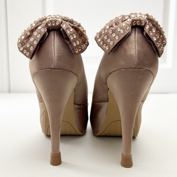 Expression Nude Blush Peep-Toe Satin Platform Heels Rhinestone Bows Size 7 - Picture 7 of 15